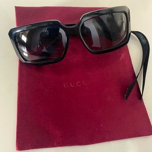 Gucci GG logo gold metal fittings sherry line unisex sunglasses with satin bag